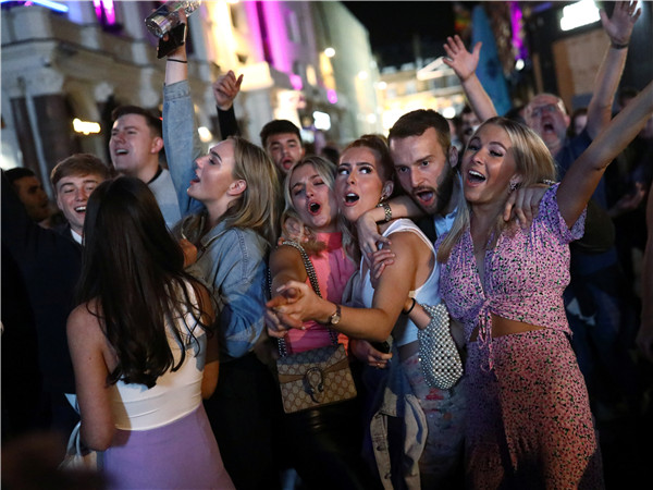 圖集｜防疫措施鬆懈 英國疫情惡化