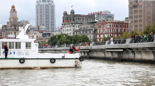海事局：黄浦江一船沉没 请过往船舶注意