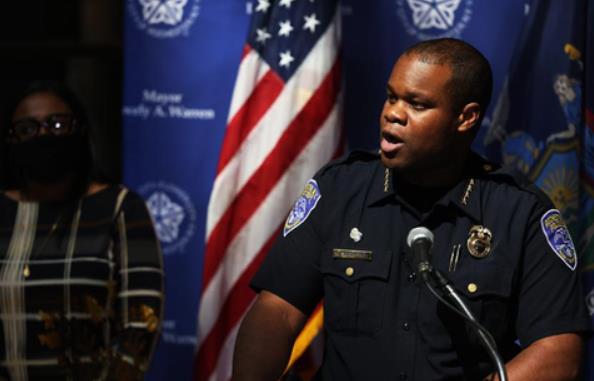 罗切斯特非裔男子死亡事件 警察局长退休前遭解僱