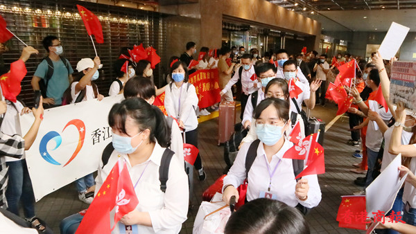 有片｜感恩有您 市民歡送內地支援隊離港