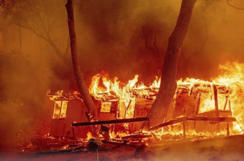 美西部山火延烧至少36人死亡 逾500万英亩土地焚毁