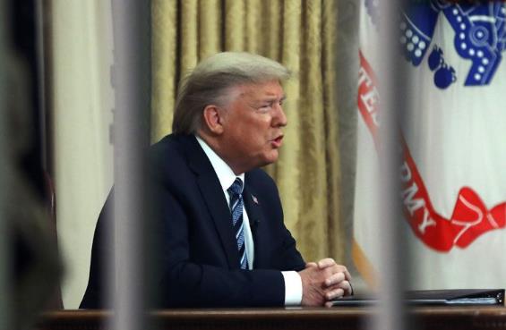 特朗普否认淡化疫情威胁 仍质疑佩戴口罩防控措施