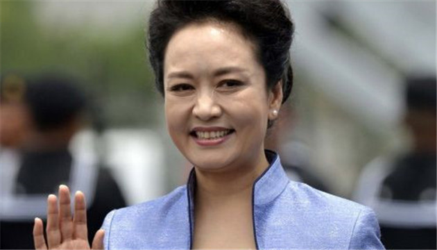 彭丽媛在21世纪人类消除贫困事业与妇女的作用——纪念北京世界妇女大会25周年暨全球妇女峰会5周年座谈会上发表致辞