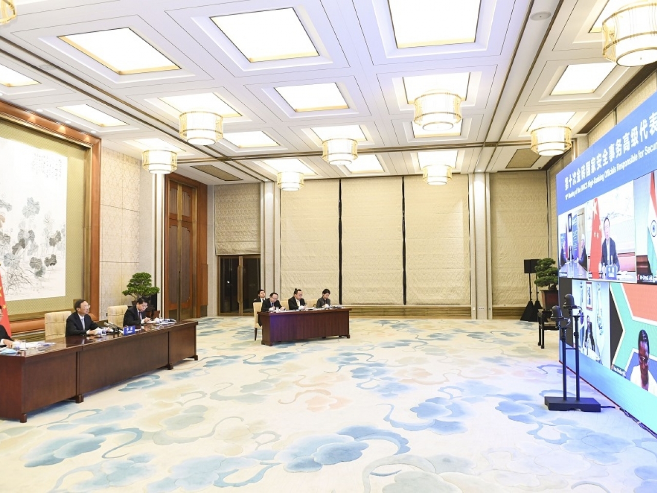 楊潔篪：金磚國家團結抗疫 共同維護多邊主義