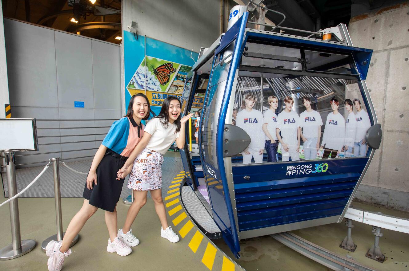 昂坪360推出BTS主題纜車車廂