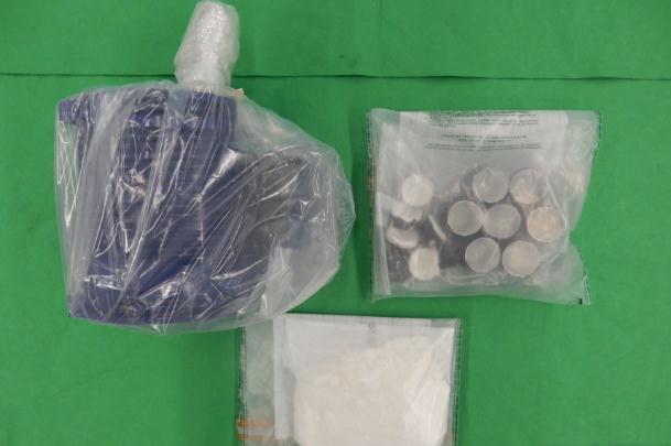 海關機場檢160萬元可卡因 38歲男子被捕