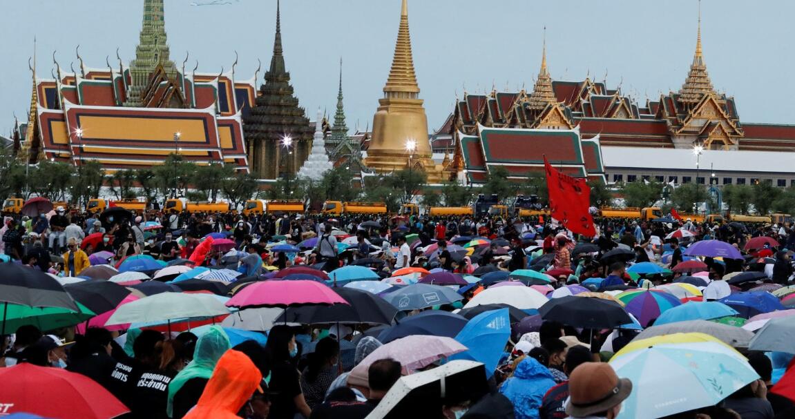 泰國爆大規模示威：要求總理下台 限制王权