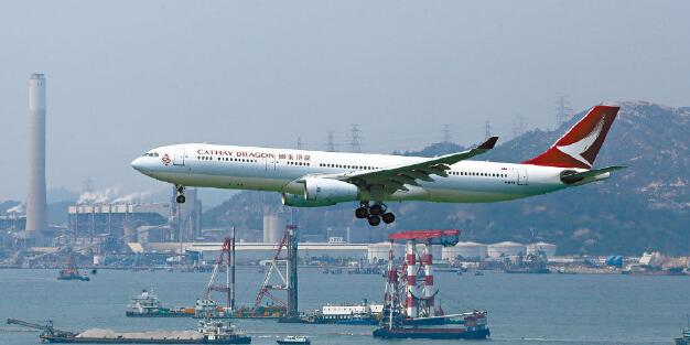 港龍吉隆坡飛港客機暫禁止降落