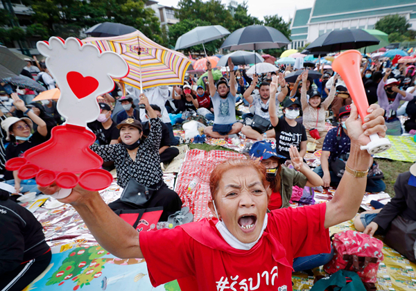 【追踪报道】泰連日示威和平結束