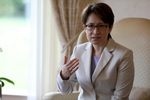 台湾「驻美代表」推特改名为「驻美大使」被嘲