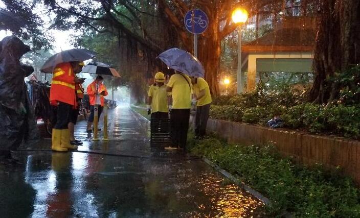 暴雨警告生效 勞工處提醒承建商及僱員注意暴雨下工作的電力安全