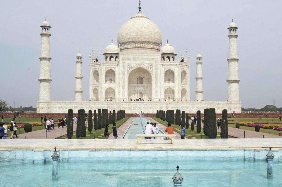 印度泰姬陵关闭六个月后重新开放