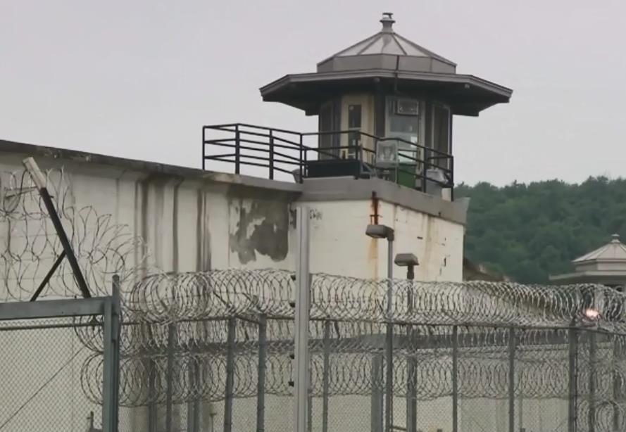 面临死刑的中国籍毒贩挖洞越狱 印尼警方正在追捕