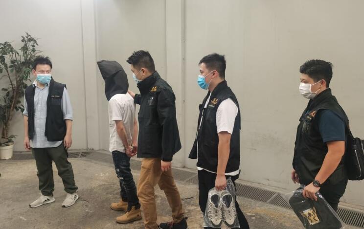 警拘一男 涉2宗持刀行劫的士司機案 