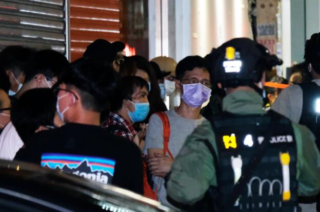 一男子在昨晚將軍澳喊「港独」口號 涉違國安法被捕