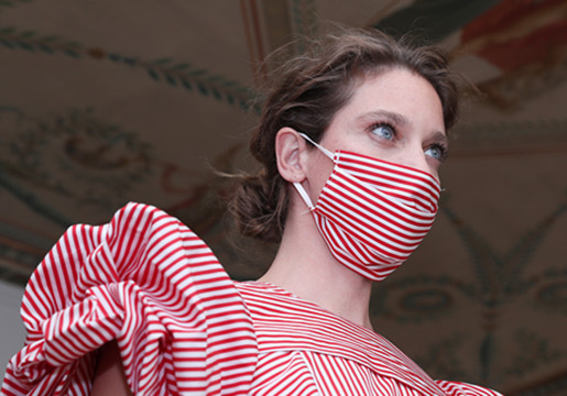 图集｜巴黎：口罩成了时装的时髦饰品