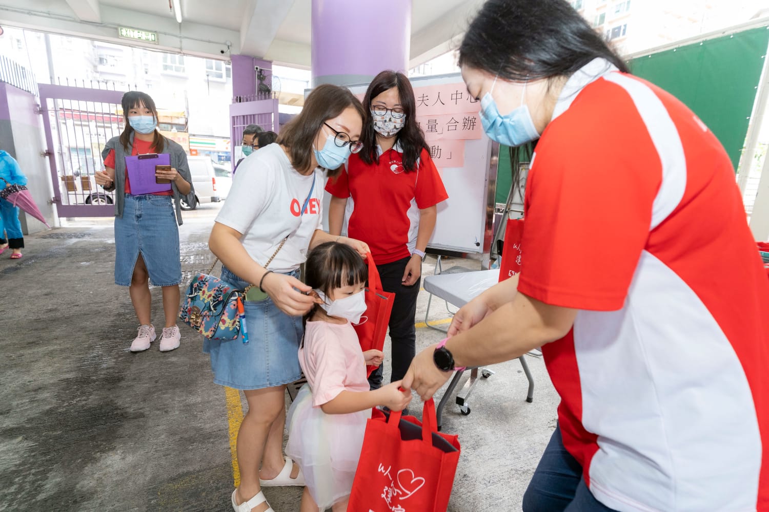 疫境支援 新地中秋送暖