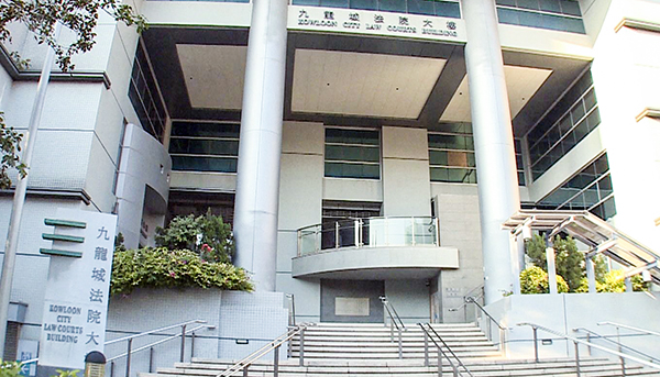 涉攜削尖遠足杖錘 19歲男不准離港每周警署報到