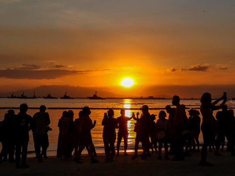 图集｜马尼拉湾：落日餘晖  霞光万丈