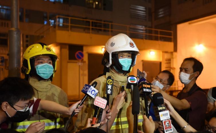 公屋三級火1死4傷 婦爬出晾衫架求救