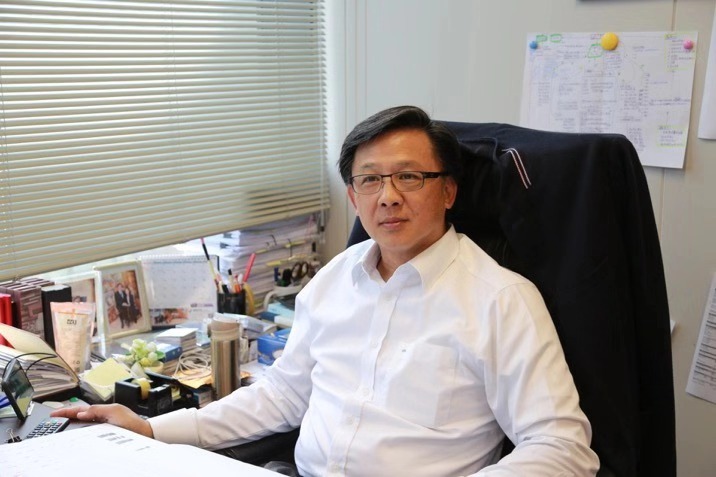 何君堯回應英機構或將取消其律師資格：完全是政治操作