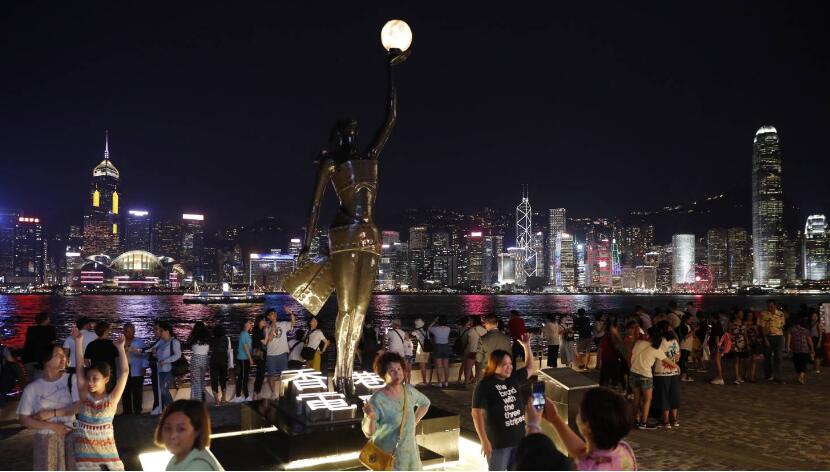 【商报时评】疫中求變 力推香港本地遊