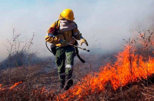 阿根廷中部地區山火持續肆虐 火勢逐漸失控