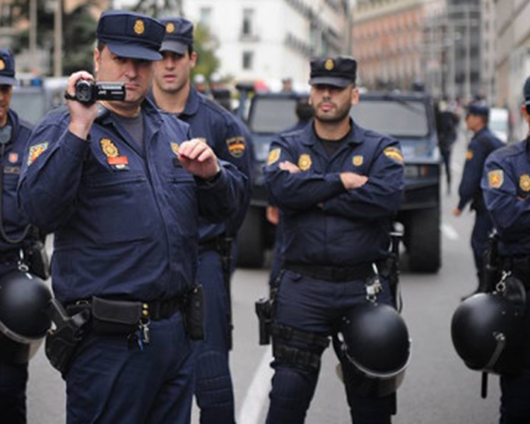 摩洛哥警方查获近1吨大麻制品 