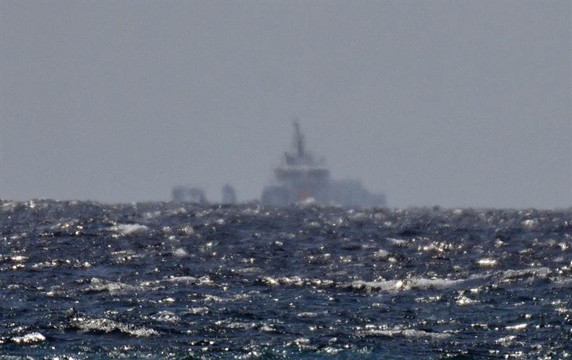 不寻常？「解放军身影」南移 台军舰突现