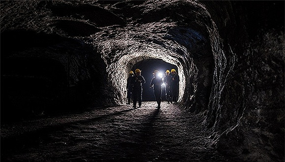 重庆松藻煤矿发生一氧化碳超限事故 17人被困井下