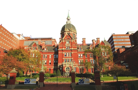 美国新冠确诊超707万例 美媒：疫情严峻态势超预期