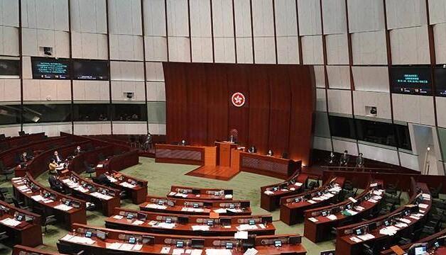 反對派「民調」支持反對皆不過半：14名议员留任 陳淑莊不續任退出公民黨