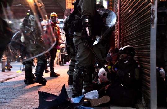 7人參與8.31暴動表證成立 女社工脫罪