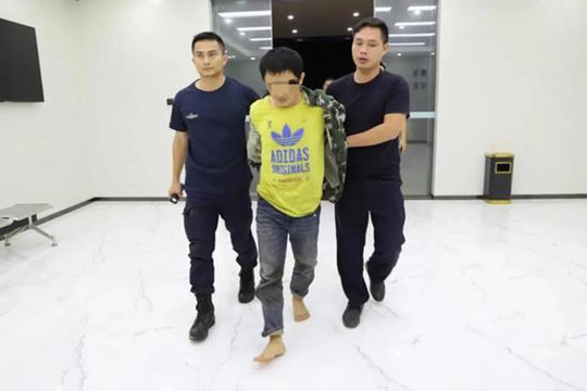 拒捕、鳴槍 懸賞100萬通緝的「黑老大」抓到了