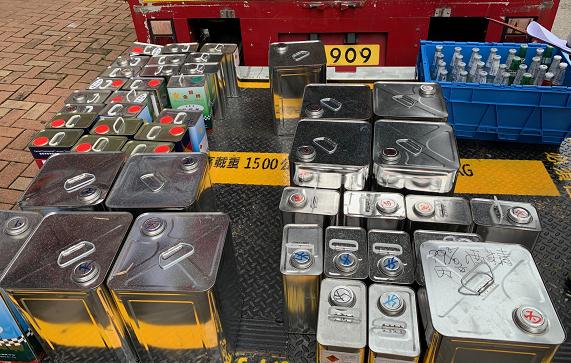 消防處突擊巡查五金店 檢獲334公升懷疑第五類危險品