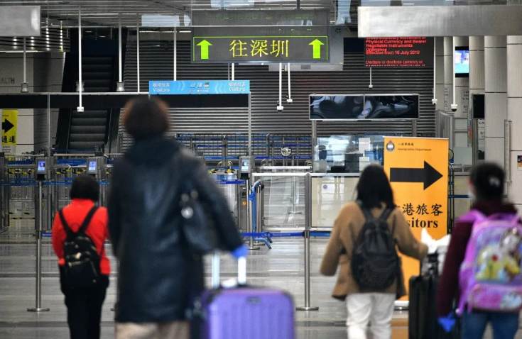 香港通關再延兩個月至12月31日 港府：當局有權隨時通關