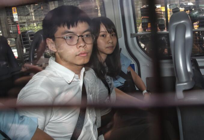 黄之锋涉参与未经批准集结及违「禁蒙面法」 今日提堂