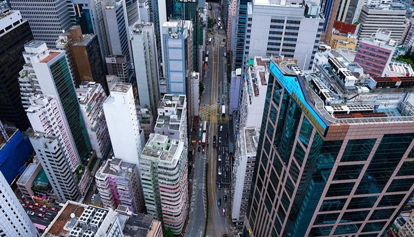次季樓價與收入比率再創新高 收入槓桿率升至86.6%