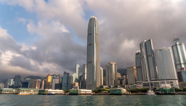 台灣六大上市金融機構高薪招攬香港專才