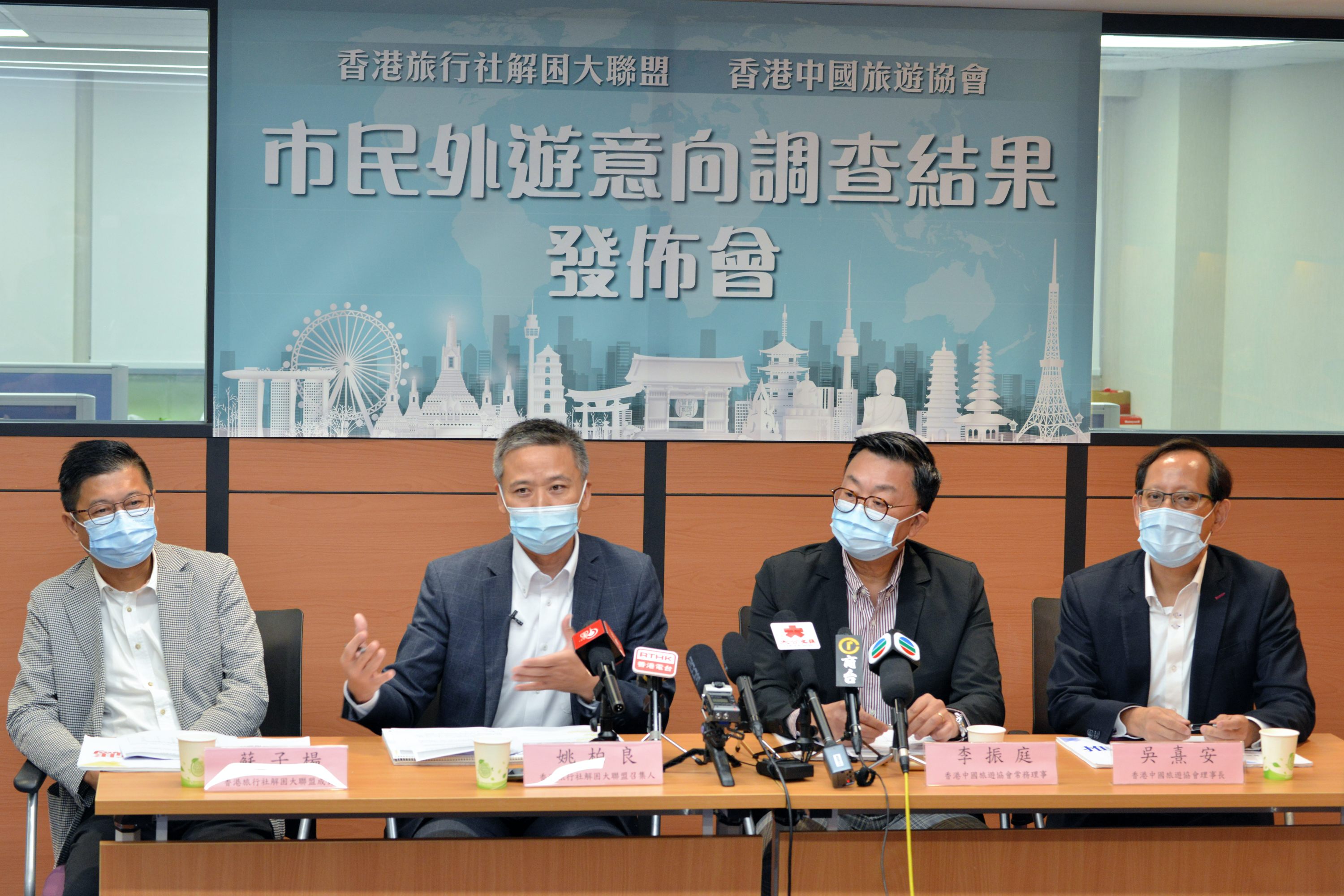 六成人撐推健康碼及「旅遊氣泡」