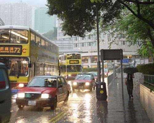 本港天文台再改发红色暴雨警告