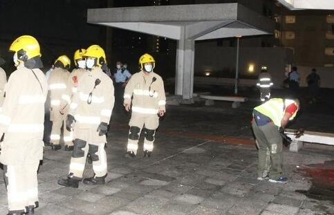 疑屯门10少年「煲蠟」引爆炸 消防到场灭火