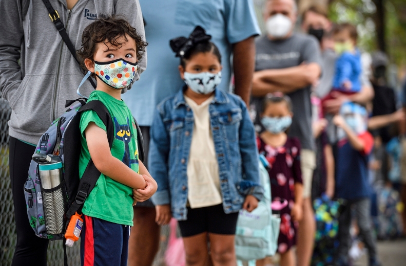 美國超過62萬兒童感染新冠病毒 增速加快
