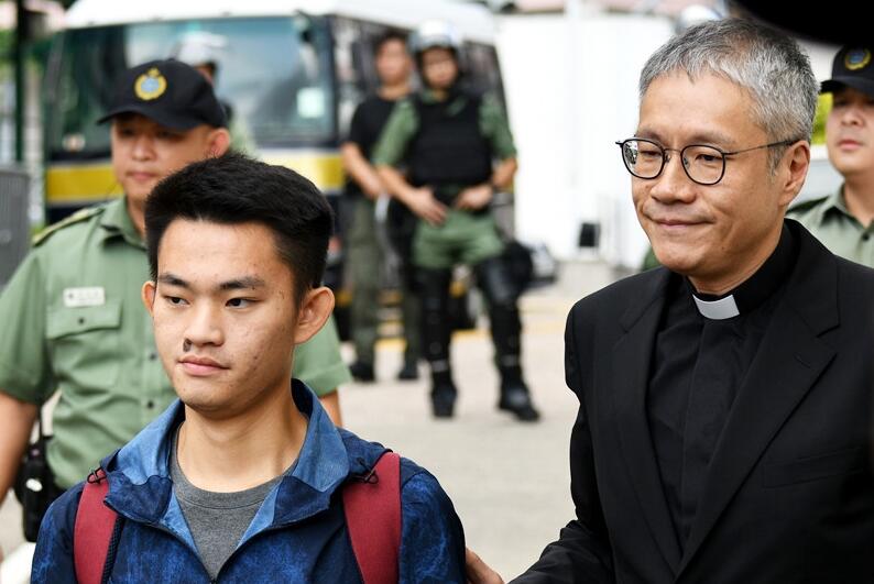 管浩鳴稱陳同佳投案意願明確