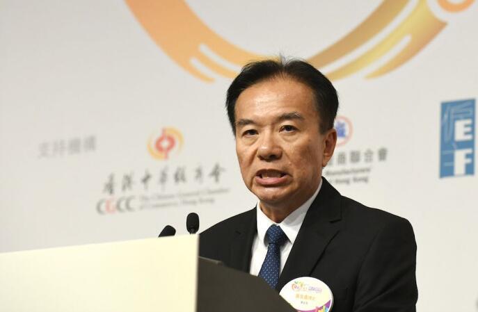強積金20年總資產破萬億 黃友嘉：證明當年選擇正確