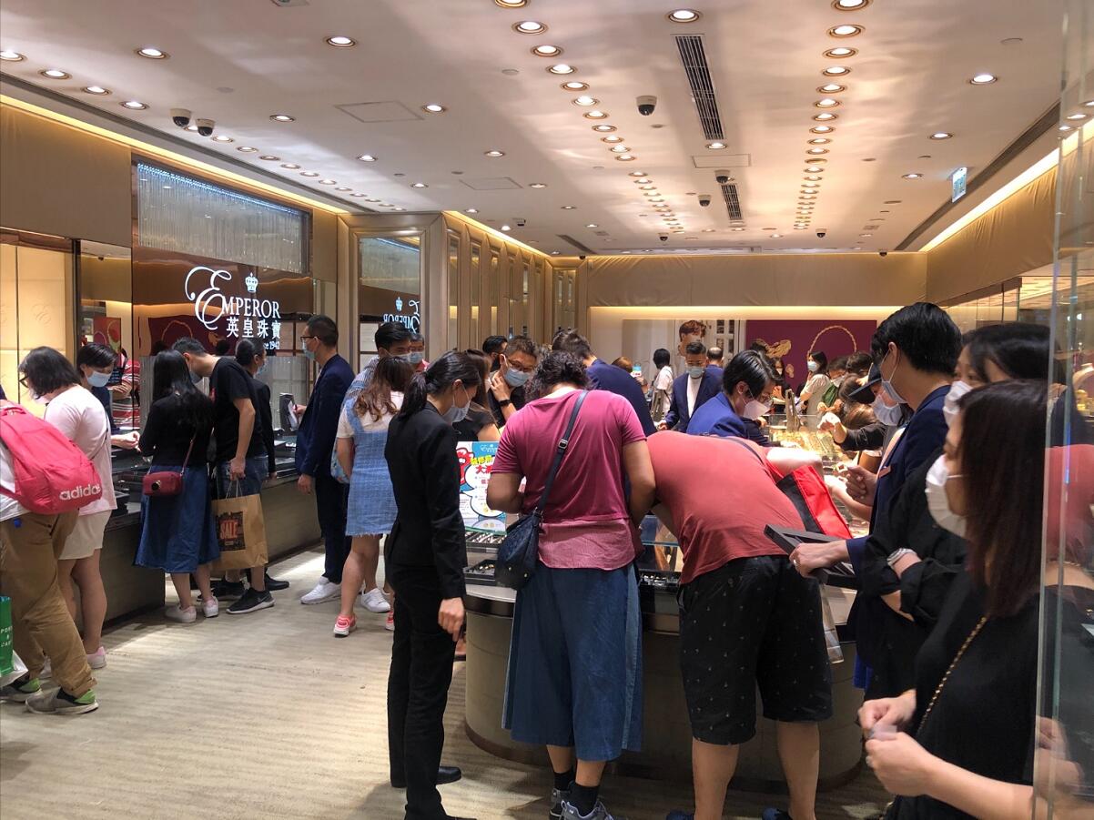信和集團︰旗下三大商場中秋國慶假期人流升33%