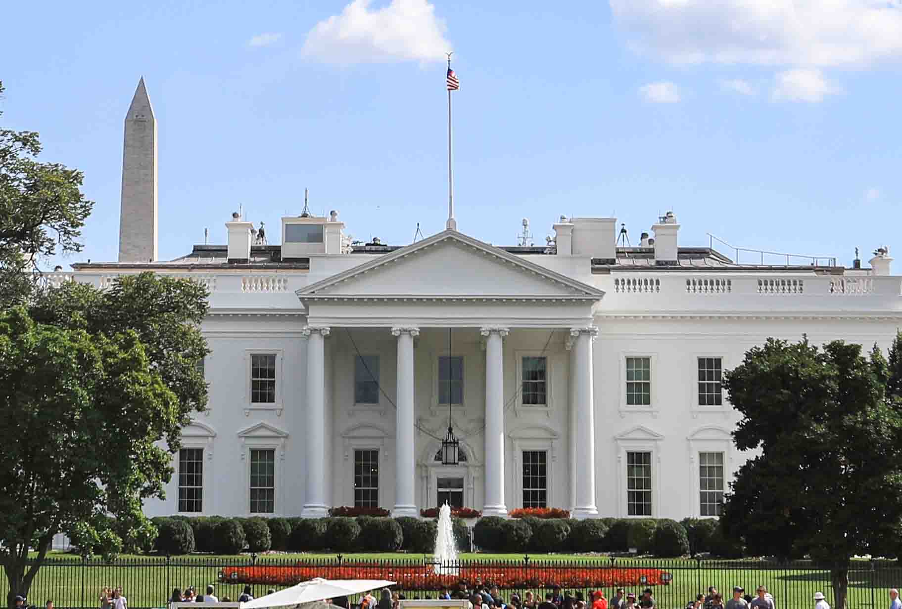 白宫向员工发送首封有关新冠邮件：有症状不要来上班