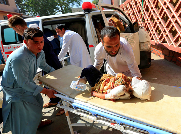 阿富汗发生汽车炸弹袭击省长车队事件 致36人死伤