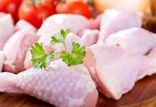 食物安全中心指示暫停進口越南金甌省禽肉及禽類產品