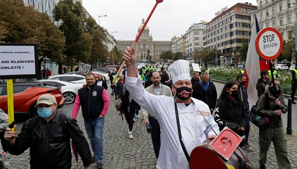 病毒持續全球擴散 世衛估逾7億人染疫